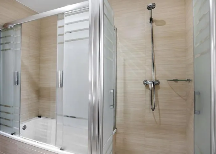 Amplio Cerca Del Centro Apartamento