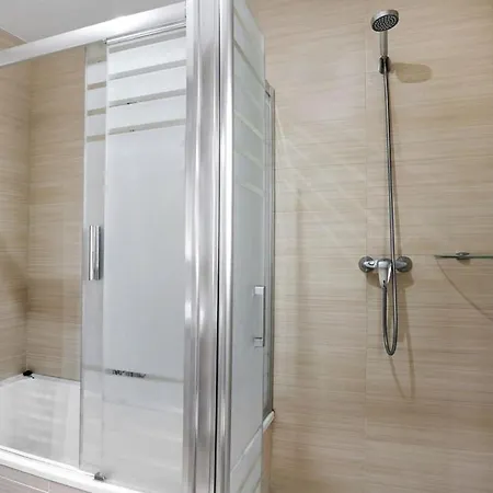 Amplio Cerca Del Centro Apartamento