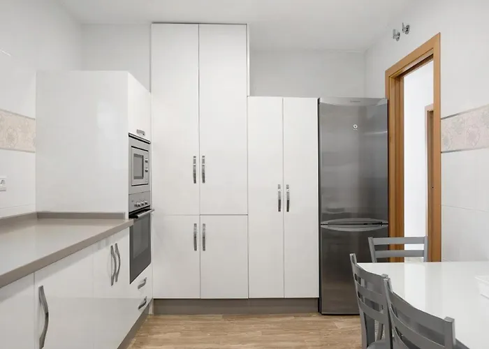 Amplio Cerca Del Centro * كونيل ذي لا فرونتيرا